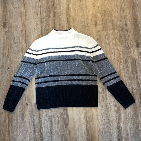 ALFRED DUNNER POINSETTIA KNIT SWEATER (PM) - Picture 6 of 6